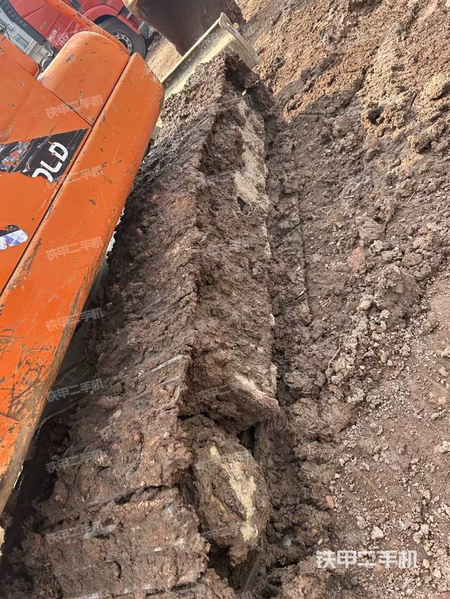 左侧履带整体 （行走机构）