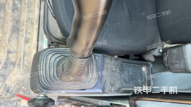 座椅左側(cè)控制臺/音響/含左手柄（駕駛室部分）