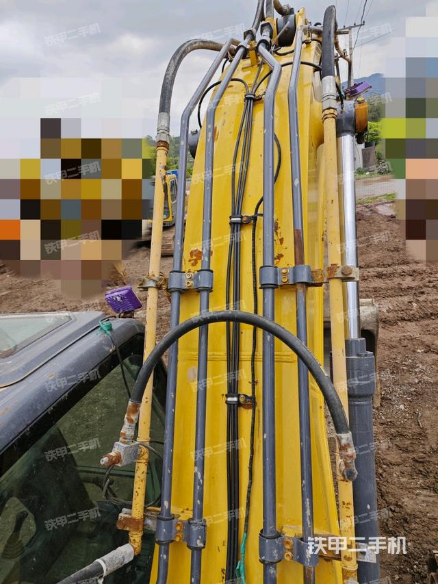 大臂背部俯視(工作和回轉(zhuǎn)裝置) 大臂背部俯視(工作和回轉(zhuǎn)裝置)