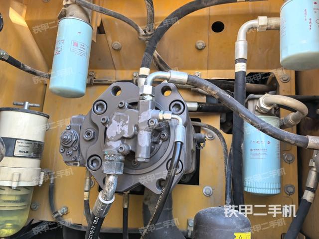 液壓泵斜45?左（大件艙室）