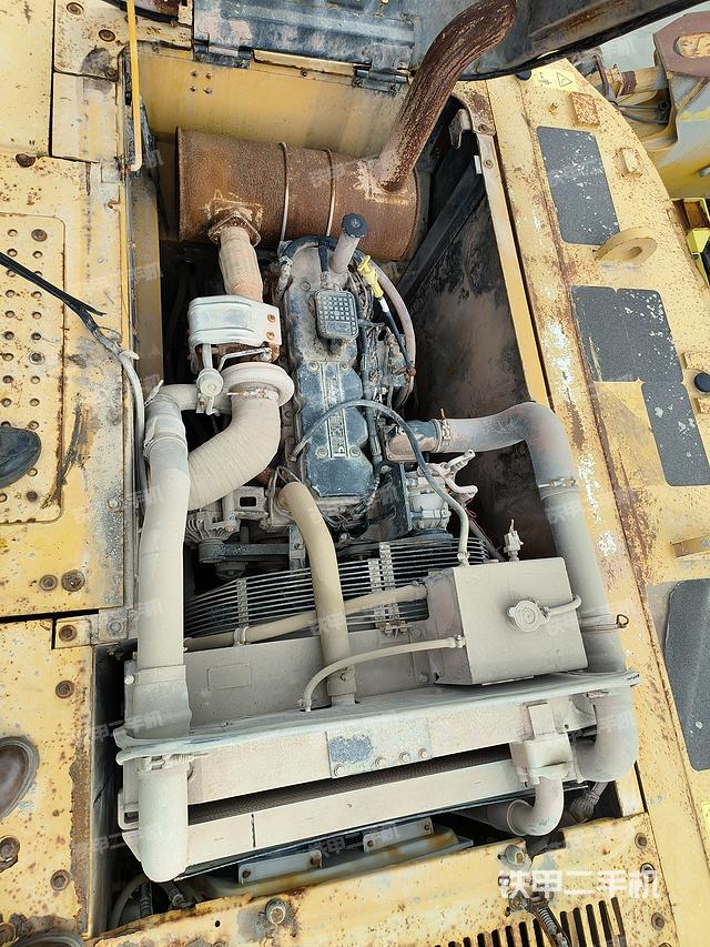 回转马达和主控阀（整机外观）