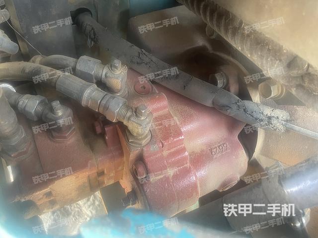 液壓泵艙室正面整體（整機(jī)外觀）