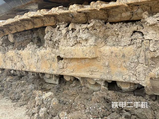 左側(cè)履帶整體?（行走機(jī)構(gòu)）