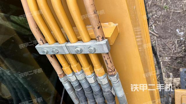 大臂背部俯視（工作和回轉(zhuǎn)裝置）