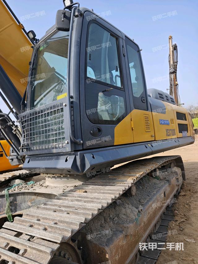 駕駛室整體(整機外觀) 駕駛室整體(整機外觀)