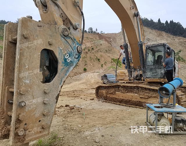 整机右后45°（设备外观及核心部件）