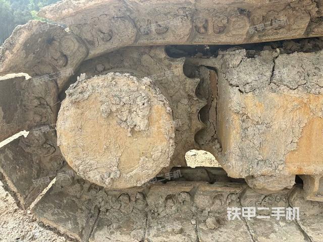 左側(cè)履帶整體?(行走機(jī)構(gòu)) 左側(cè)履帶整體?(行走機(jī)構(gòu))