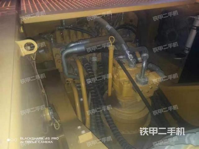 回转马达和主控阀（整机外观）