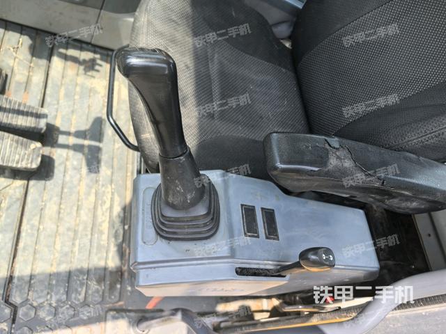 座椅左側(cè)控制臺(tái)/音響/含左手柄（駕駛室部分）