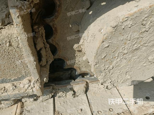 左驅(qū)動(dòng)輪（行走機(jī)構(gòu)）