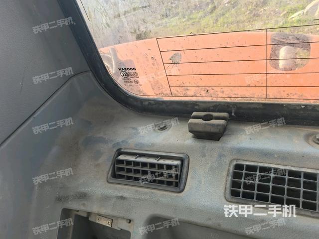 座椅右側(cè)控制臺/鑰匙門/油門/含右手柄（駕駛室部分）