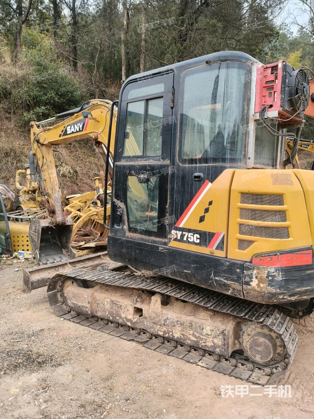 駕駛室整體（整機(jī)外觀）