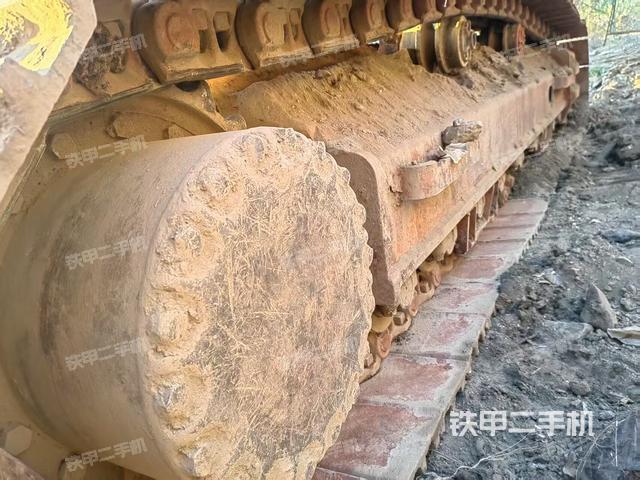 單側(cè)履帶整體（整機(jī)外觀）