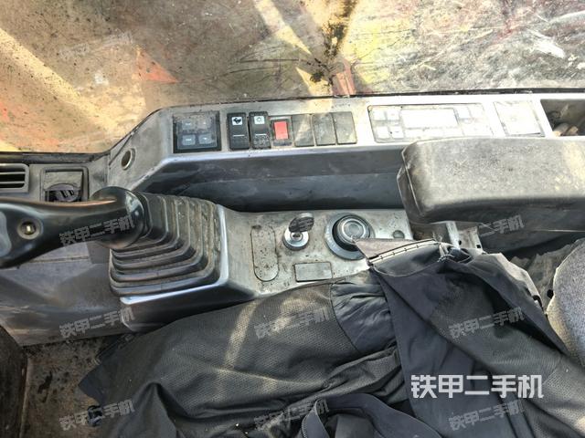 后窗玻璃角標(biāo)（駕駛室部分）