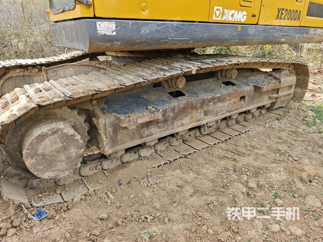 單側(cè)履帶整體（整機(jī)外觀）