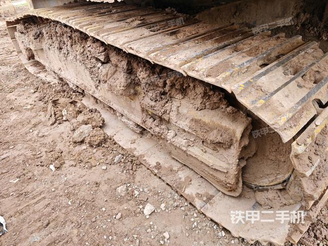 右側(cè)履帶整體(行走機構) 右側(cè)履帶整體(行走機構)