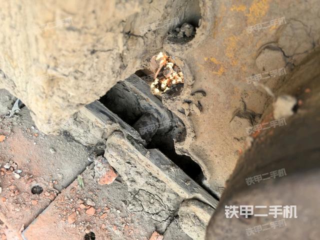 左驅(qū)動(dòng)輪（行走機(jī)構(gòu)）