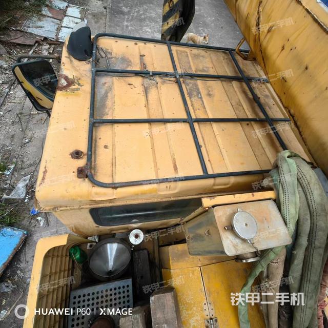 駕駛室內(nèi)部（起重機(jī)駕駛室正側(cè)及內(nèi)部，操作室及內(nèi)部）