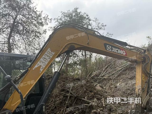 大臂背部俯視(工作和回轉(zhuǎn)裝置) 大臂背部俯視(工作和回轉(zhuǎn)裝置)