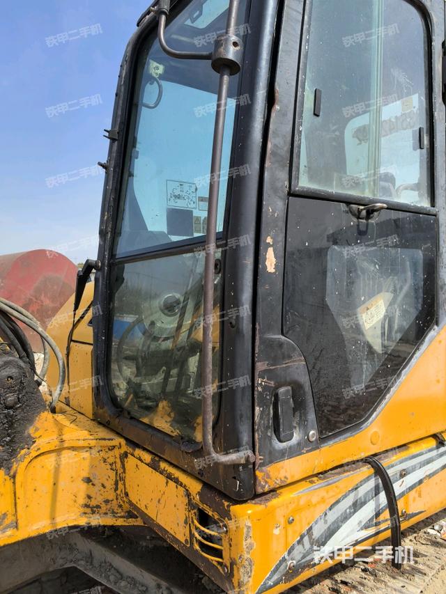 ?駕駛室正側(cè)（駕駛室部分）