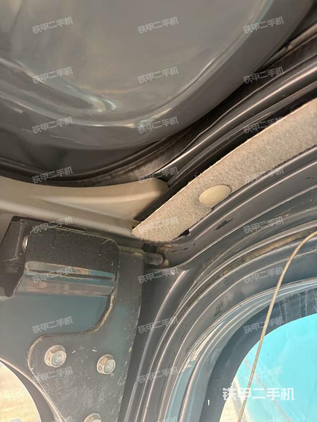 駕駛室左后45度(駕駛室部分) 駕駛室左后45度(駕駛室部分)