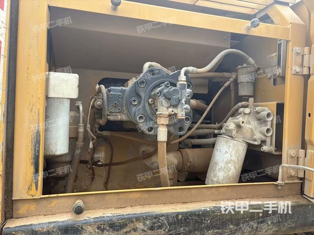 電瓶（大件艙室）