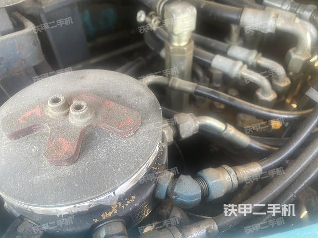 駕駛室頂部（整機(jī)外觀）