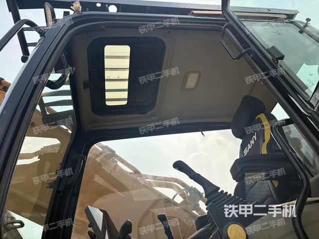 座椅左側(cè)控制臺/音響/含左手柄（駕駛室部分）