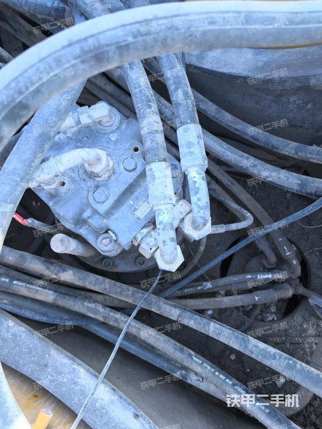 回轉(zhuǎn)馬達（上車部件）