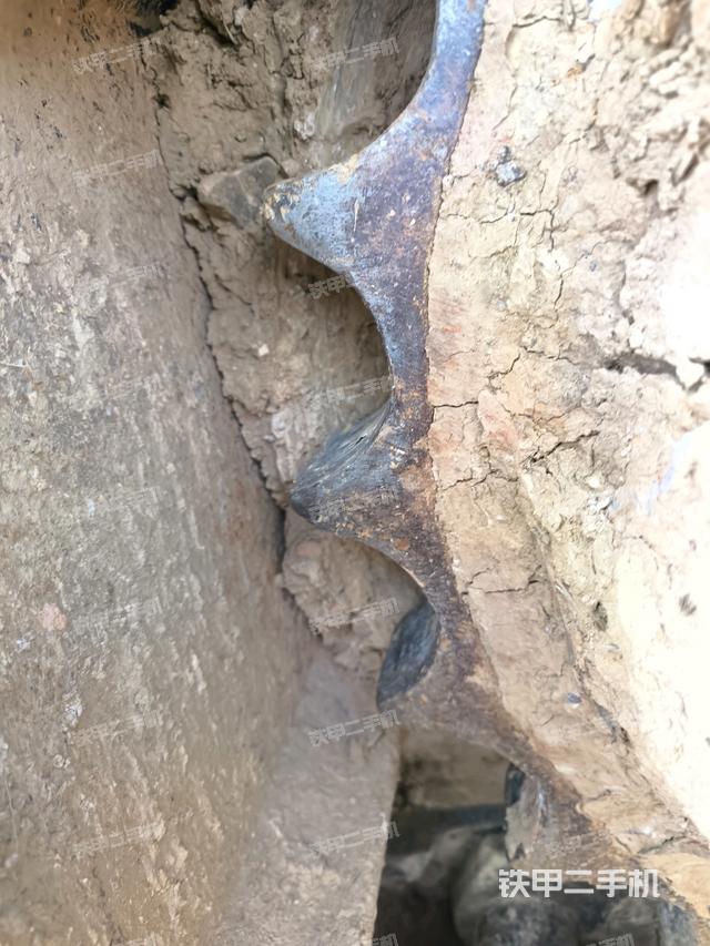 右驅(qū)動(dòng)輪（行走機(jī)構(gòu)）