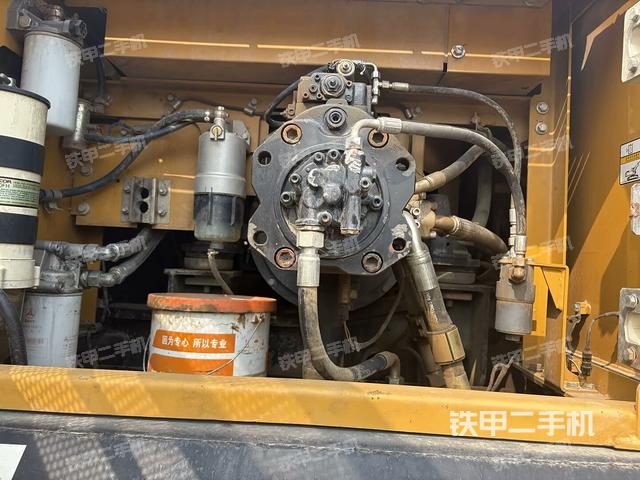 液壓泵斜45?左（大件艙室）