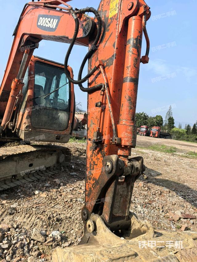 小臂整體左后（工作和回轉(zhuǎn)裝置）