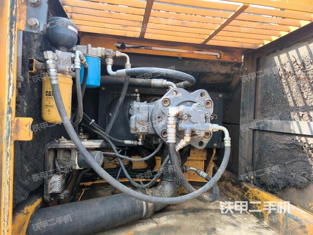 液壓泵斜45?左（大件艙室）