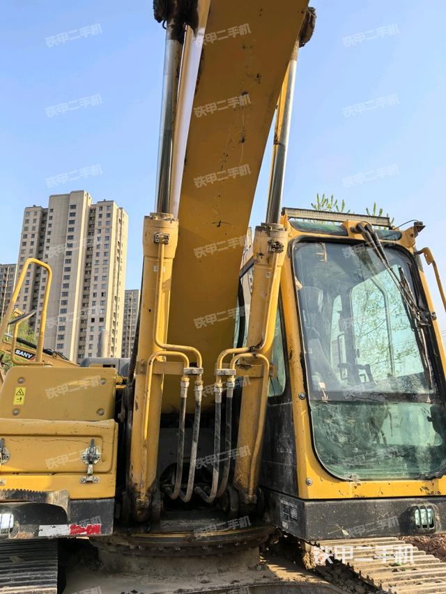 大臂油缸整體?豎拍（工作和回轉(zhuǎn)裝置）