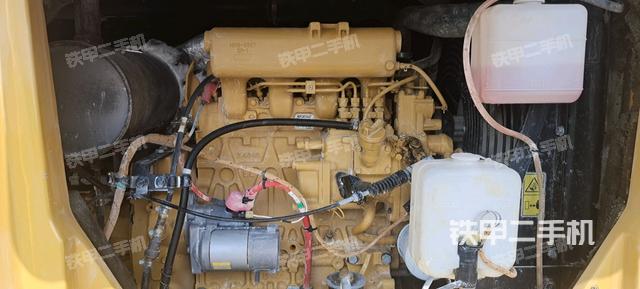 發(fā)動(dòng)機(jī)整體俯視(整機(jī)外觀) 發(fā)動(dòng)機(jī)整體俯視(整機(jī)外觀)