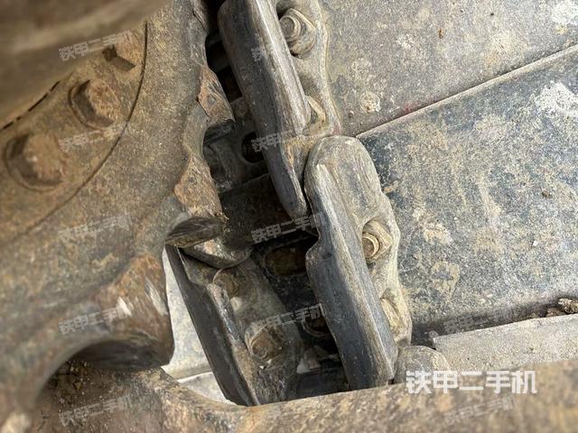 駕駛室左前45度(駕駛室部分) 駕駛室左前45度(駕駛室部分)