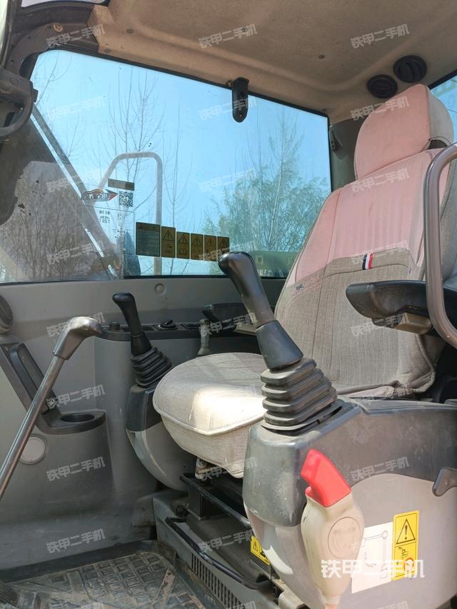 ?駕駛室正側(cè)（駕駛室部分）