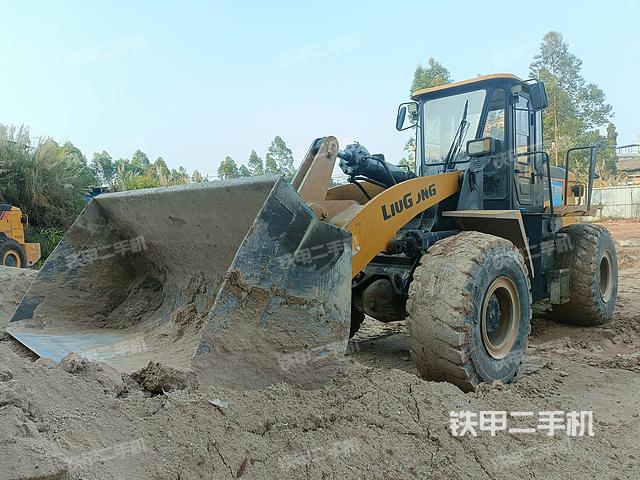 工作裝置整體(整機(jī)外觀及大件) 工作裝置整體(整機(jī)外觀及大件)