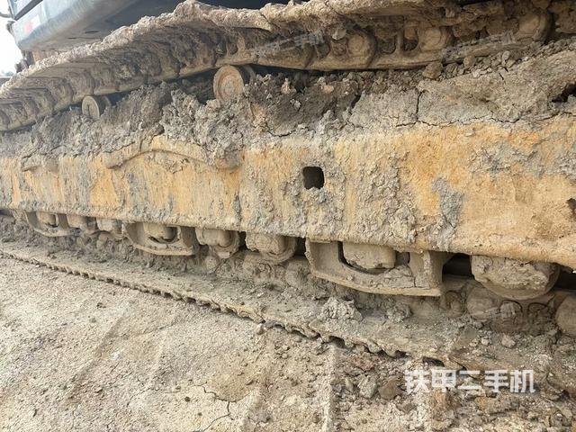 右側(cè)履帶整體(行走機(jī)構(gòu)) 右側(cè)履帶整體(行走機(jī)構(gòu))