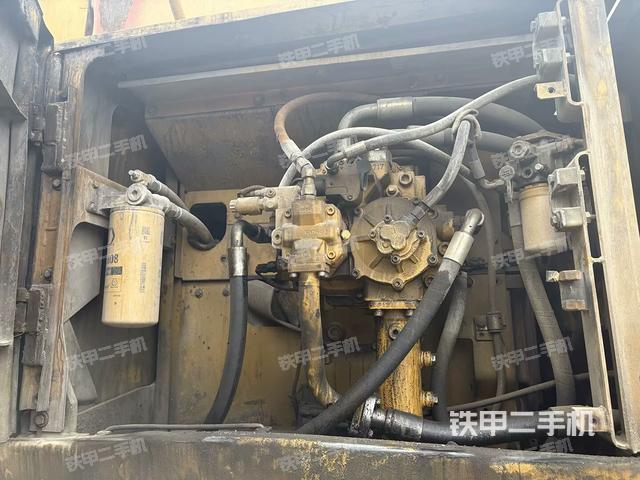 液壓泵斜45?左(大件艙室) 液壓泵斜45?左(大件艙室)