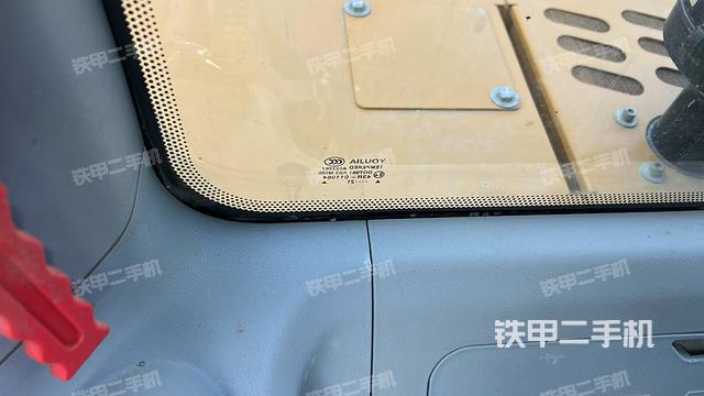 后窗玻璃角標（駕駛室部分）