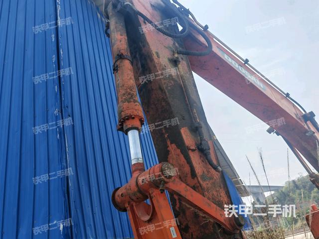 大臂整體?右側(cè)(工作和回轉(zhuǎn)裝置) 大臂整體?右側(cè)(工作和回轉(zhuǎn)裝置)