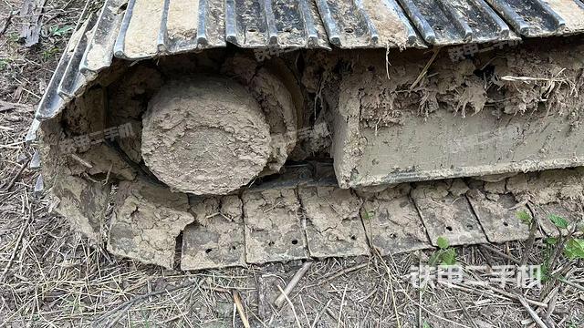 左驅(qū)動輪（行走機構(gòu)）