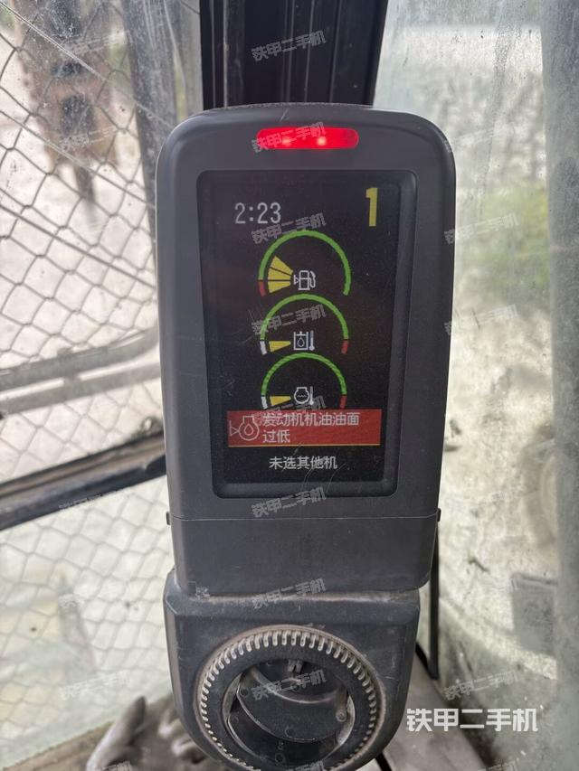 后窗玻璃角標(駕駛室部分) 后窗玻璃角標(駕駛室部分)