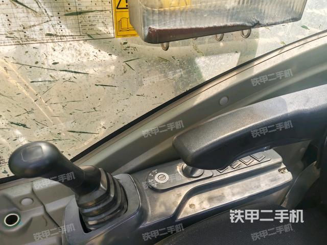 座椅右側(cè)控制臺/鑰匙門/油門/含右手柄(駕駛室部分) 座椅右側(cè)控制臺/鑰匙門/油門/含右手柄(駕駛室部分)