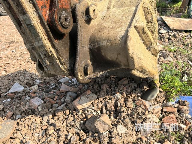 鏟斗右后整體（工作和回轉(zhuǎn)裝置）