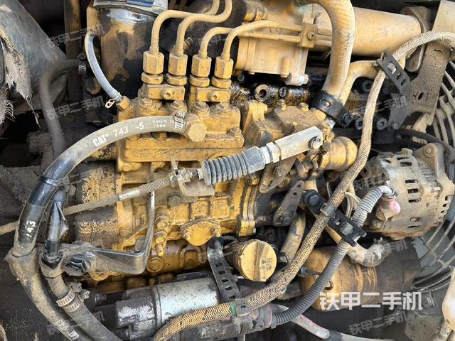 發(fā)動(dòng)機(jī)整體俯視(整機(jī)外觀) 發(fā)動(dòng)機(jī)整體俯視(整機(jī)外觀)