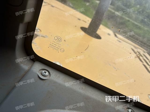 座椅后部(駕駛室部分) 座椅后部(駕駛室部分)