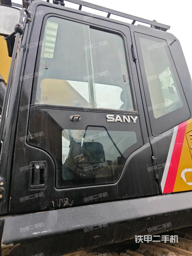 駕駛室正側(cè)（駕駛室部分）