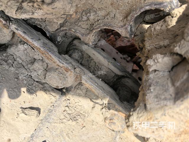 右驅(qū)動(dòng)輪（行走機(jī)構(gòu)）